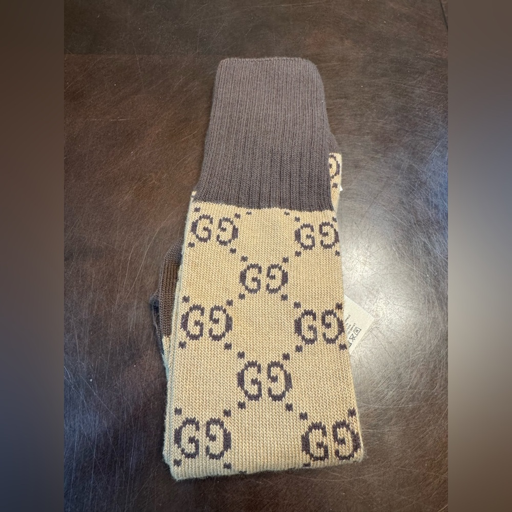 New Authentic Gucci GG Supreme Logo Socks Tan Brown Size S - Picture 8 of 11